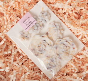 floral wax melts with vanilla scent